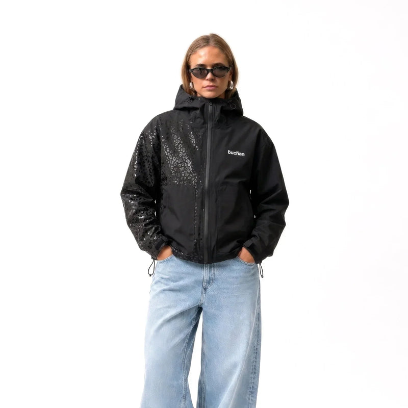 Veste noire portée de face