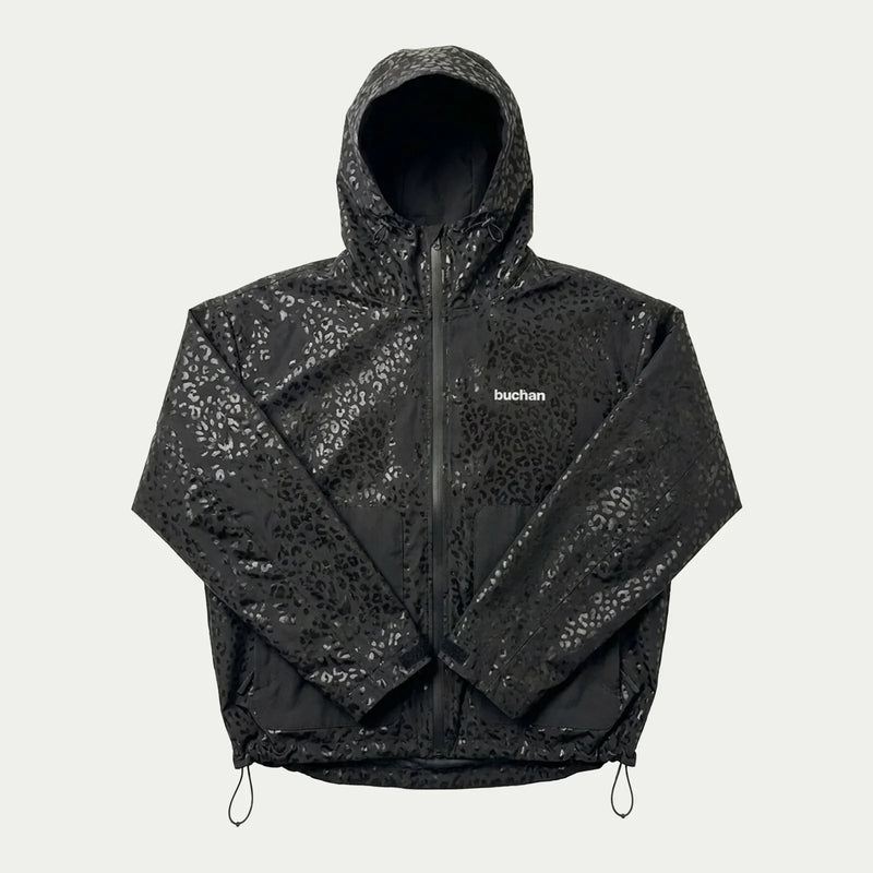 Vue de face, motif révélé sur la veste mouillée