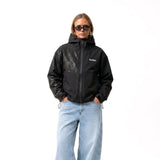 Veste noire portée de face