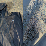 Gouttes d’eau sur le tissu de la veste